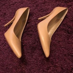 Stuart Weitzman Nude Pumps